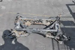 Viga suspensão traseira BMW OEM 2284640 - Usado