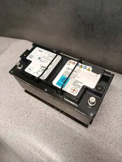 Batería BMW OE 70Ah 770A para M3 G80 - Usada