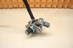 MERCEDES W176 W246 W117 1.6 CGI Brandstofpomp A2700700501