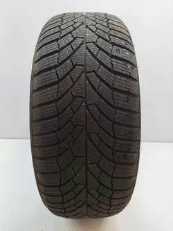 Pneu hiver Kumho Wintercraft WP52 EV 235/45R18