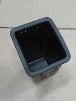 Jeep Wrangler JK säilytyslokero OEM 1RP73TRMAA 1UB63DX9AC