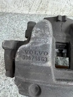 Étrier de frein avant gauche OEM 31471663 Volvo XC60 II
