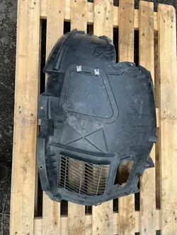 BMW F07 Right Front Wheel Arch 7193510