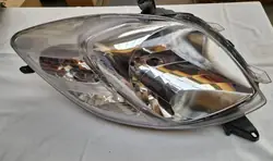 Gebruikt rechter koplamp OEM 20-B028B voor Toyota Yaris II