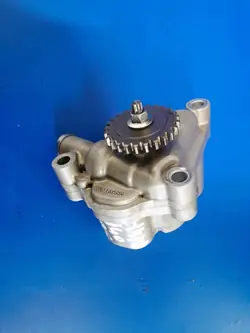 DACIA DUSTER 1.6 SCE OIL PUMP 150107151R