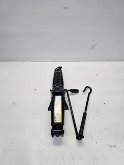 Cric Audi OEM 8V0011031 pour A3 8V & A1