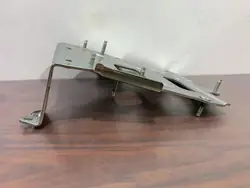 Mitsubishi moottoritietokoneen kiinnike OEM FBZ27935