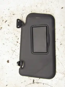 Visor direito preto OEM 4667 para Nissan Juke F16