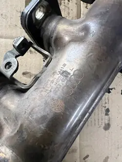 Collecteur d'échappement VW Touareg 5.0TDI OEM 07z253034L