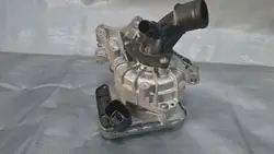 Pompe à eau OEM 210100445R pour Renault Espace VI