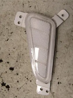 Réflecteur pare-chocs avant droit OEM 92408J9210 Hyundai Kona