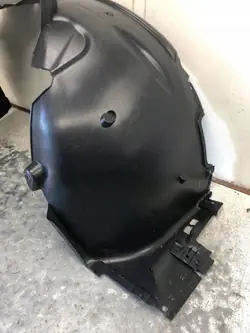 OEM 81M821172BILI Etu Oikea Lokasuoja Audi Q2