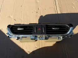 Mazda OE GML86491X Grille Ventilation Centrale & Bouton Danger