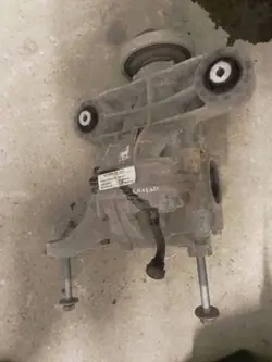 2016 Dodge Charger Bakre Differential 68159834AD