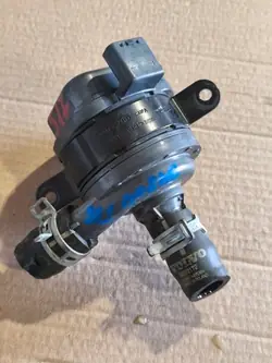 Pompe à eau auxiliaire Volvo OEM 32222255/32222481