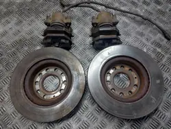 Kit Frein Avant OEM Disques, Plaquettes, Étriers VW Golf V