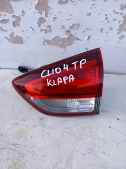 Lámpara trasera derecha del maletero Renault Clio IV