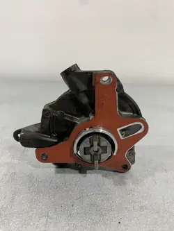 Ford Vakuumpumpe OEM FBZ18496 für Kuga I 2011
