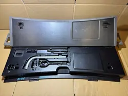 Audi A4 B8 tavaratilan matto korjaussarja OEM 8K9861529B