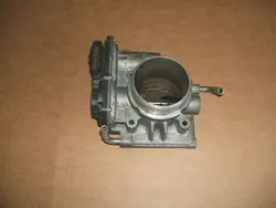Corps de papillon Mazda OEM 136B0 pour 2.2D