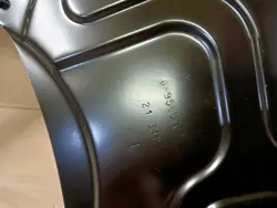 Juego de escudos de disco de freno delantero OEM 6895051/6895052