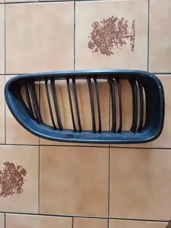 Grille BMW OEM 51137212850 - Utilisée