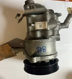 Bomba de dirección asistida BMW OEM 781081003 - Usada