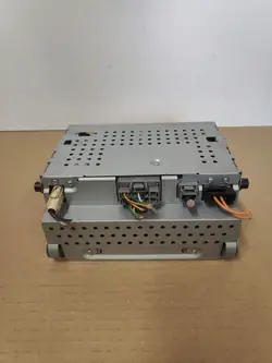Käytetty CD-vaihtaja OEM 8G9N18C815AC Volvo XC70 II:lle