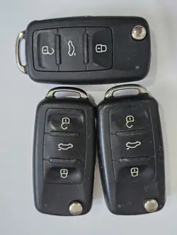 VW Avaimenperä OEM 5K0837202BH Sharan Scirocco