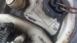 Flotador de Combustible BMW E39 520i 1998 2.0B Sedán 1183206