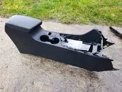 Kia Niro I Armlehne OEM 84632-G5000 - Stauraum