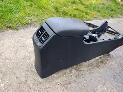 Kia Niro I Käsinoja OEM 84632-G5000 - Varastointi