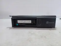 Mercedes CLK W209 CD-vaihtaja OEM A2038703389