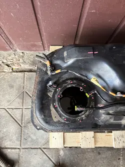 Réservoir à carburant OEM ZBIORNIK PALIWA BAK Suzuki Grand Vitara II