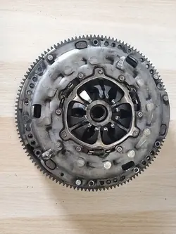 VW GOLF PLUS Volante de Dupla Massa 03L141031L