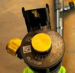 Polttoainesuutin OEM 0445110939 2.0 DCI Moottorille