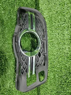 Rejilla de parachoques derecha Mercedes W204 A2048852323