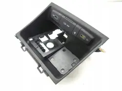 Tomada USB Hyundai Tucson OEM 84632N7703 - Usado