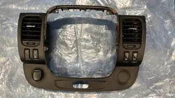 Cadre radio grille OEM 682607479R pour Renault Trafic III