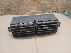Suzuki Vitara I 1.6 mittventilationsgallret OEM