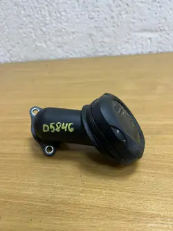 Öljytäyttöputki OEM D5846 BMW 7-sarjaan F01/F02