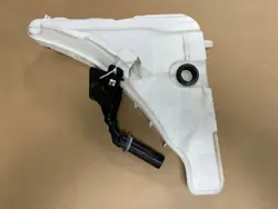 Audi Q8 4M spolarvätsketank OEM 4M0955448B