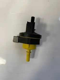 Kraftstoffdruckventil Renault OEM V29122964 Gebraucht