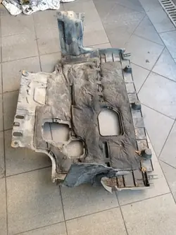 Mazda 3 Motoronderplaat OEM Gebruikt
