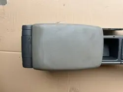 OEM keskikonsoli käsinoja Volvo V70 II 1999-2004