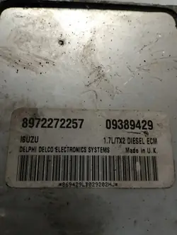 Opel Corsa C moottorin ohjausyksikkö OEM 8972272257