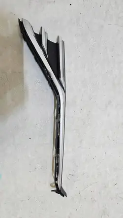 Cornice Griglia Cromata Sinistra VW Touareg III 760853597A