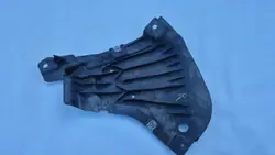 Oikea moottorisuojus OEM A2135202600 Mercedes