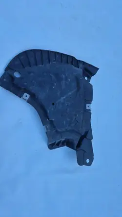 Protection moteur droite OEM A2135202600 Mercedes