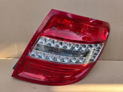 MERCEDES C KLASA 204 RECHTER ACHTERLAMP A2048204064